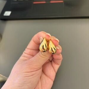 14k Gold Teardrop Earrings